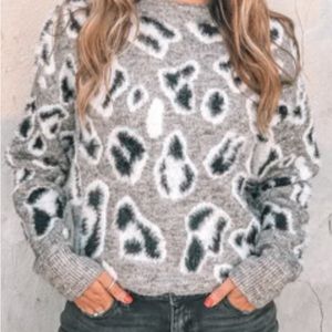 RD Style sweater - Medium
